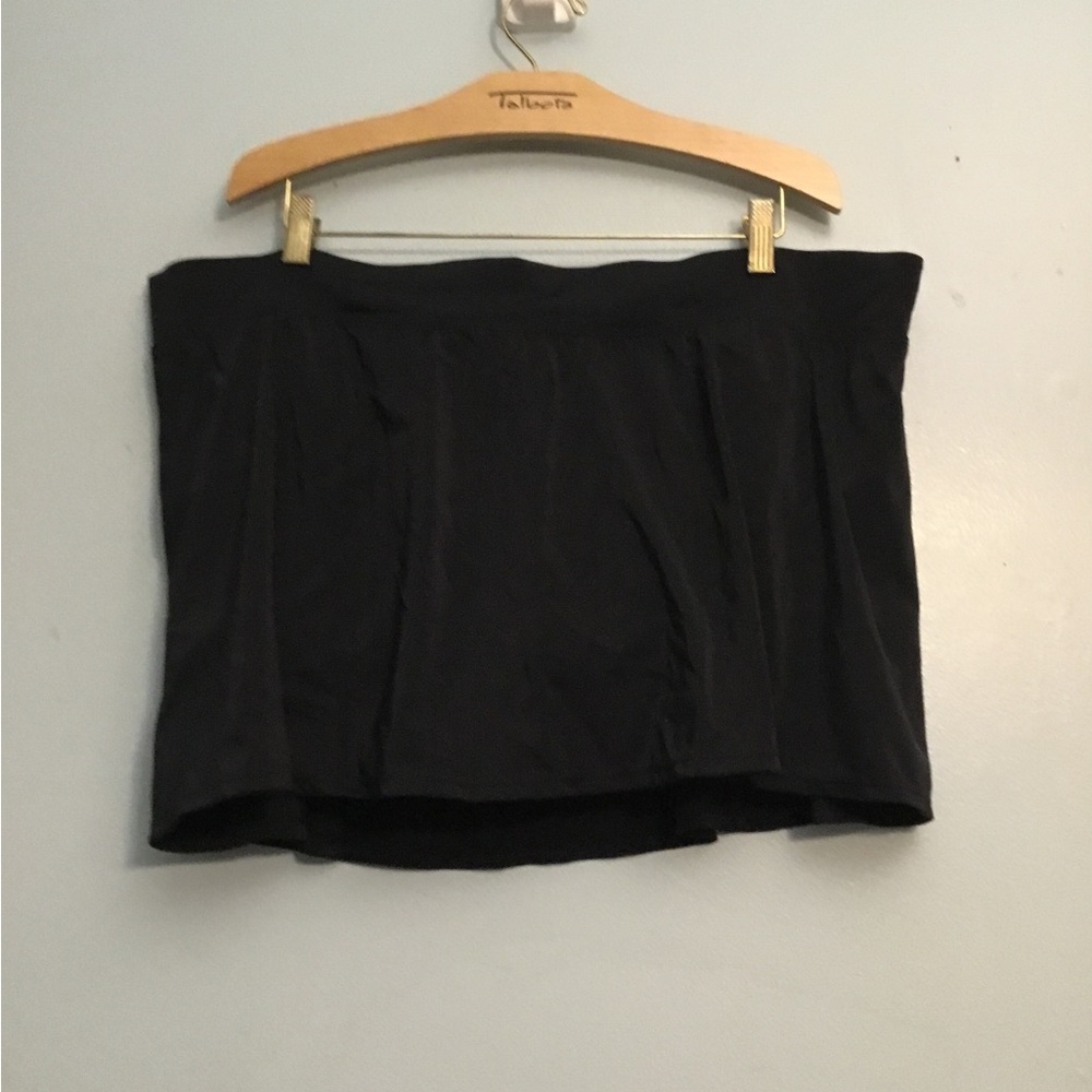 Jaclyn Smith Women's Black Athletic Shorts
